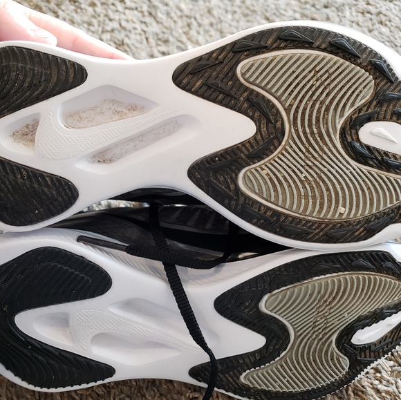 Nike Zoom size 7 shoes - Picture 2 of 5